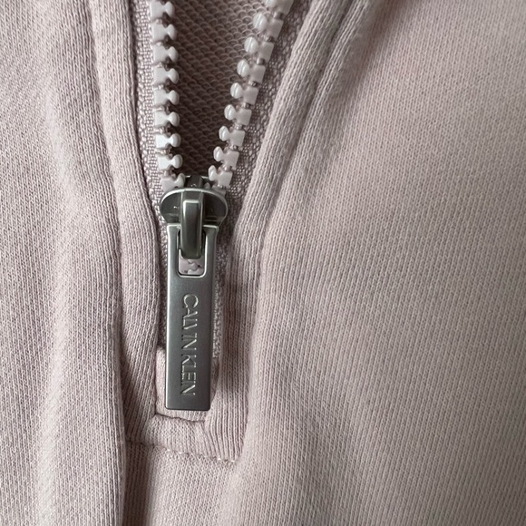 Calvin Klein Women's Long Sleeve 1/2
Zip Pullover Crop Logo Sweatshirt Size S/CH - Picture 8 of 10